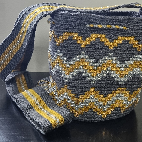 Authentic WAYUU MOCHILA Handmade Medium Size Rhinestones CRYSTALS Colombian Bag - Picture 8 of 10